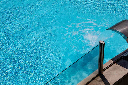 Ensuring the cleanliness of a commercial pool