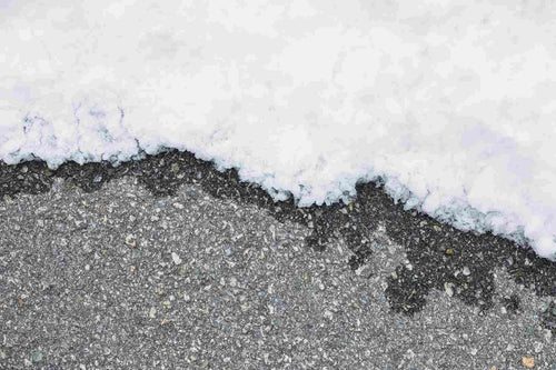 Snow on the asphalt 
